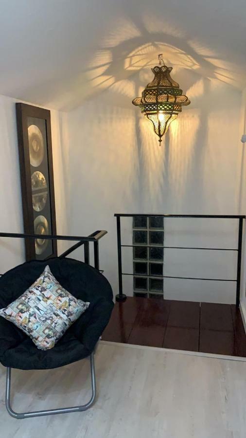 House Blz Villa Charneca  Eksteriør billede